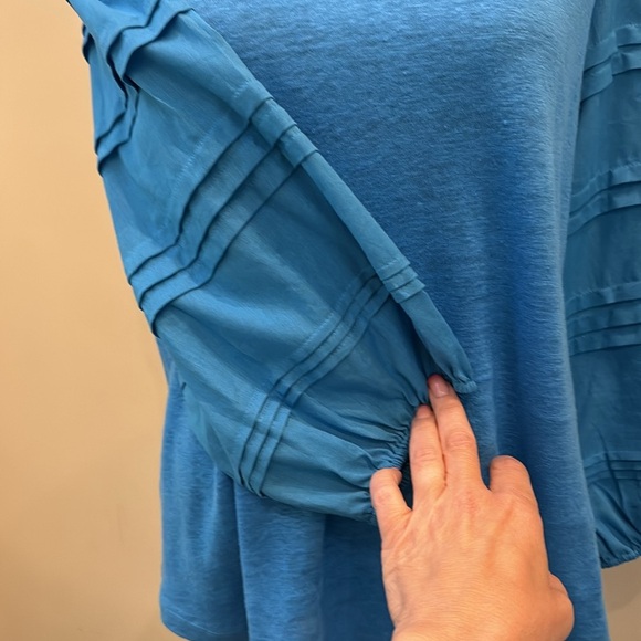 Chico’s peacock blue top with linen pleated sleeve size L ( Chico’s size 2) - Picture 3 of 8